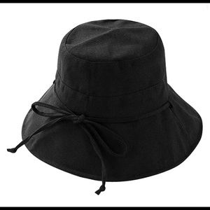 black bucket hat